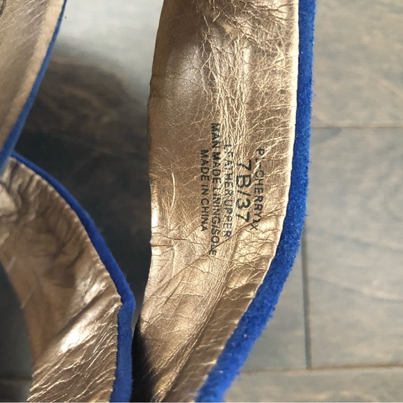 BCBG suede heels - Picture 8 of 8